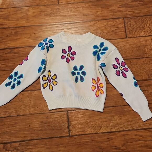 Wild Fable white sweater with flowers juniors size medium - Picture 1 of 5